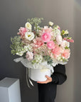 Flower Box "Blooming Éclair" - Ranunculus, French roses