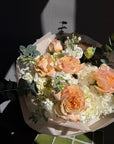 Bouquet “Cute & Cozy” — roses, hydrangea, eucalyptus