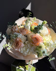 Bouquet “Cute & Cozy” — roses, hydrangea, eucalyptus