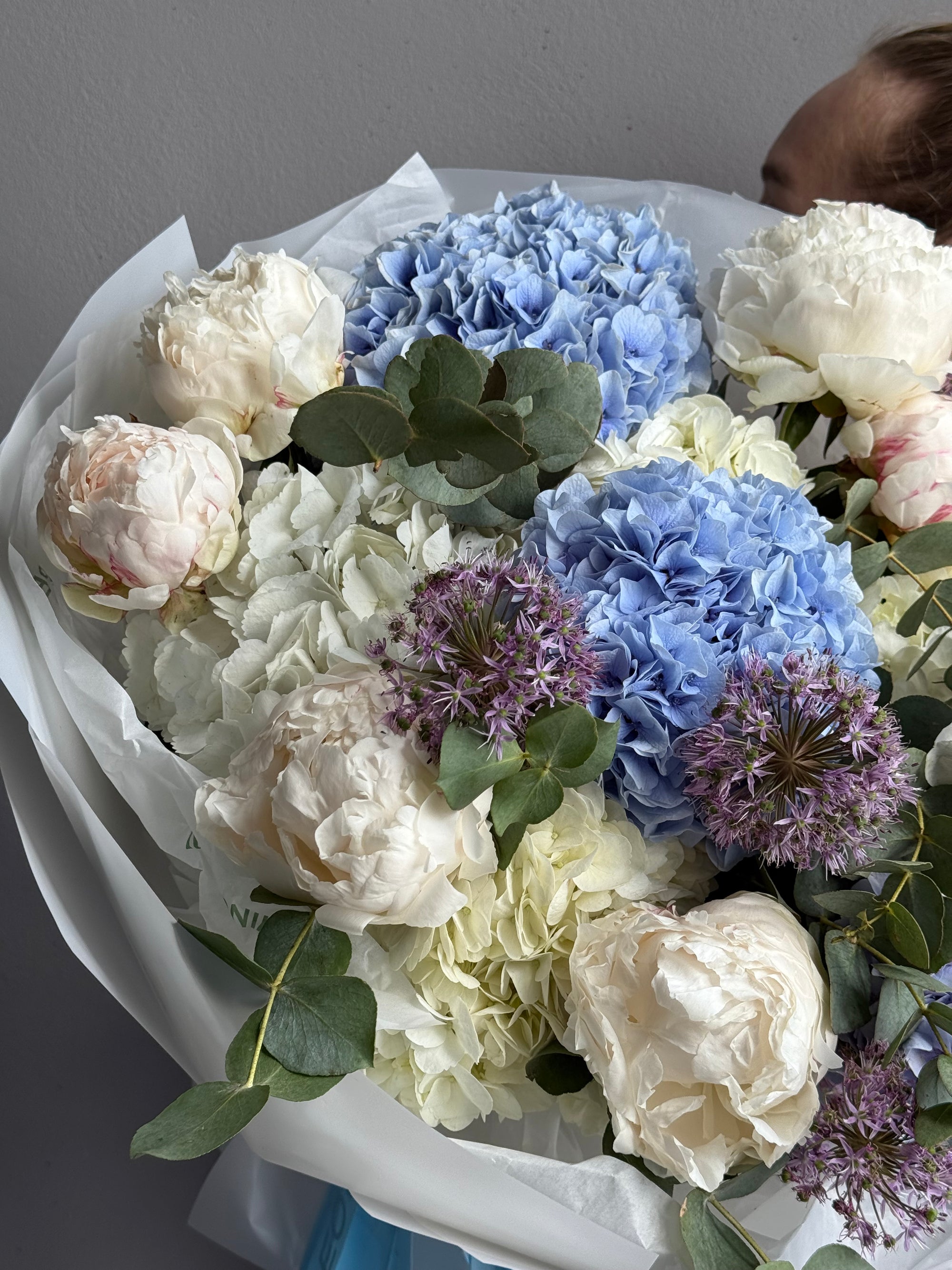 Bouquet “Cool Mum Club” – Peonies, hydrangeas, allium