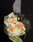 Bouquet “Cute & Cozy” — roses, hydrangea, eucalyptus