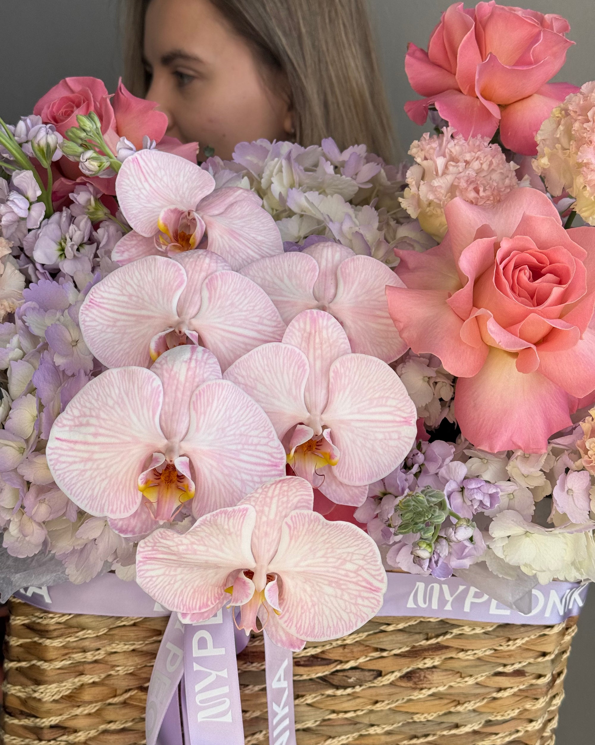 Flower box "Bloom Room" - Orchids, hydrangeas, stock