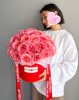 Flower box "Strawberry Kiss" - Pink expression roses