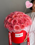 Flower box "Strawberry Kiss" - Pink expression roses