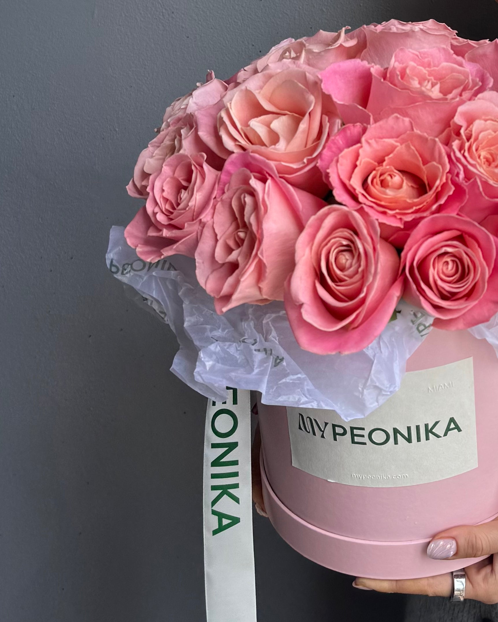 Flower box "Rose Vibes" - Expression Roses (Pink & Yellow)