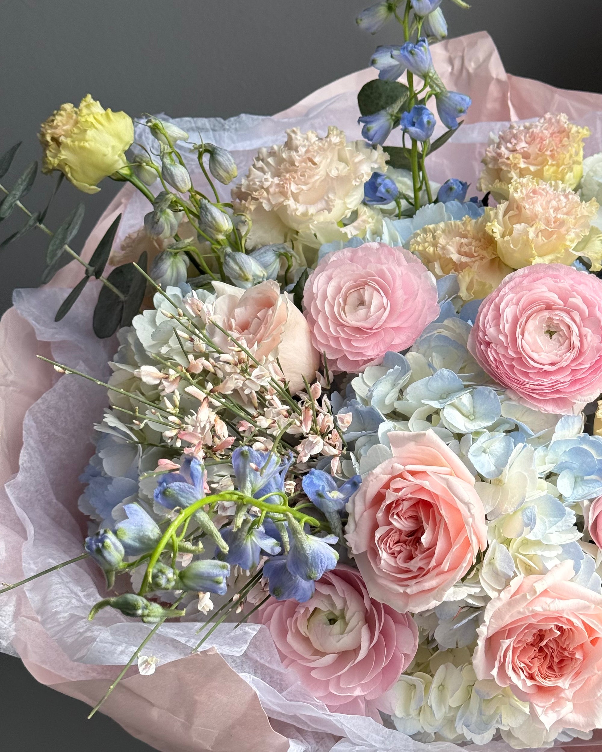 Bouquet "Morning Glow" - Ranunculus, hydrangeas, delphinium