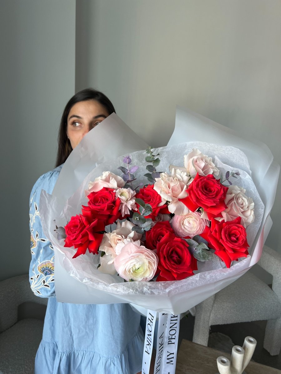 Bouquet Sweet Rosaline - red & pink roses, ranunculuses – My Peonika  Flower Shop