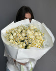 Bouquet “The Happy Bunch” — garden spray roses, chamomile
