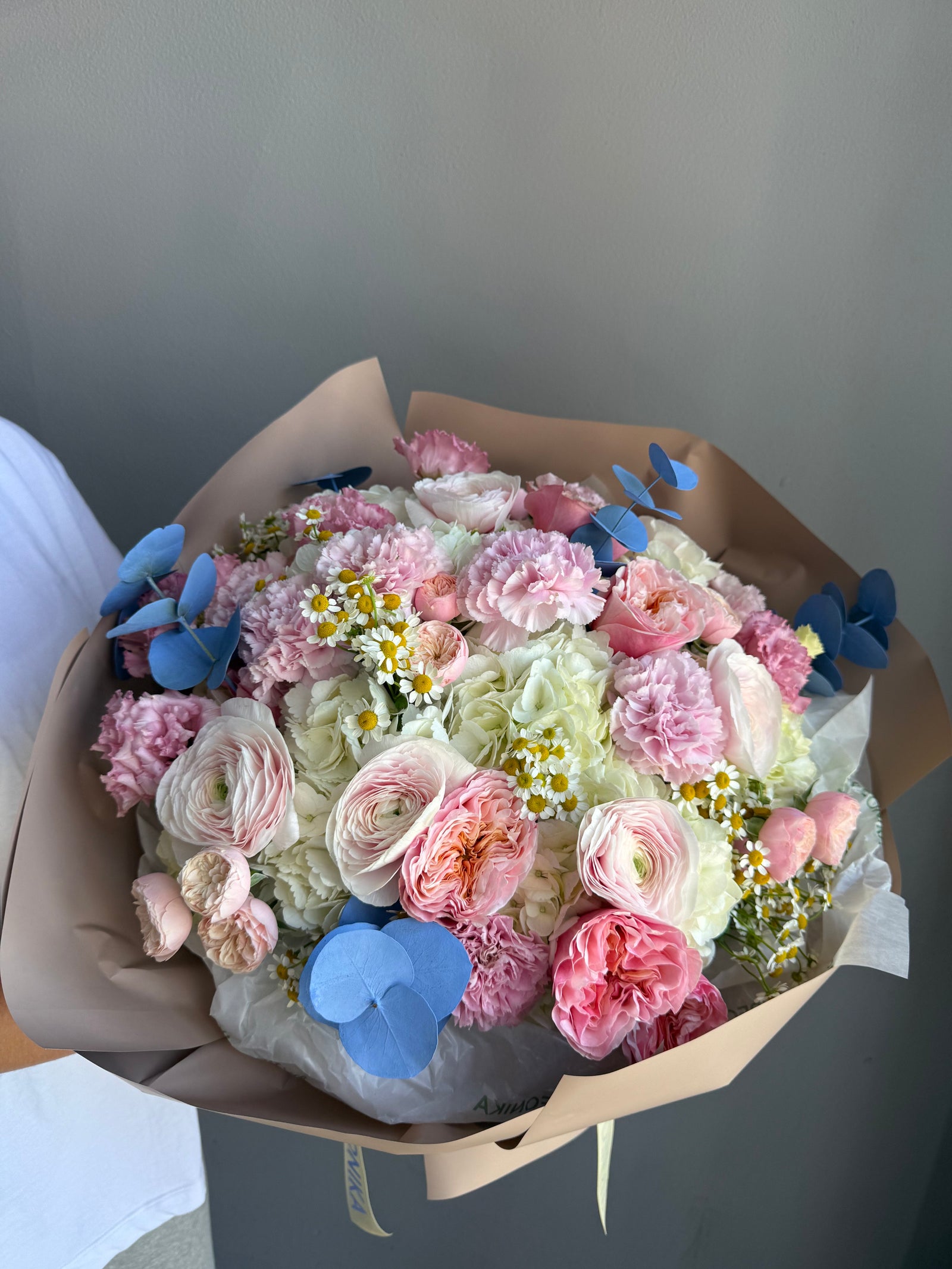 Set “Welcome New Baby” — bouquet and balloons