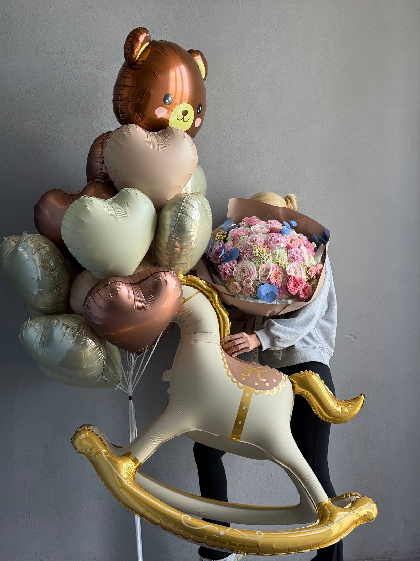 Set “Welcome New Baby” — bouquet and balloons