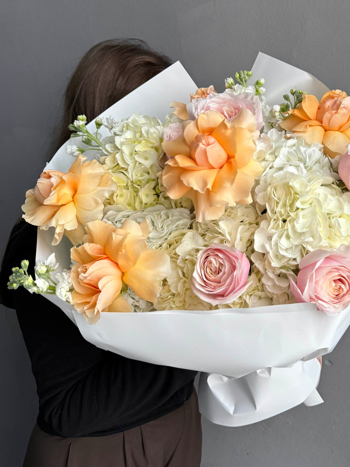 Bouquet of the Week “September Kiss” — hydrangea, roses, stock flowers