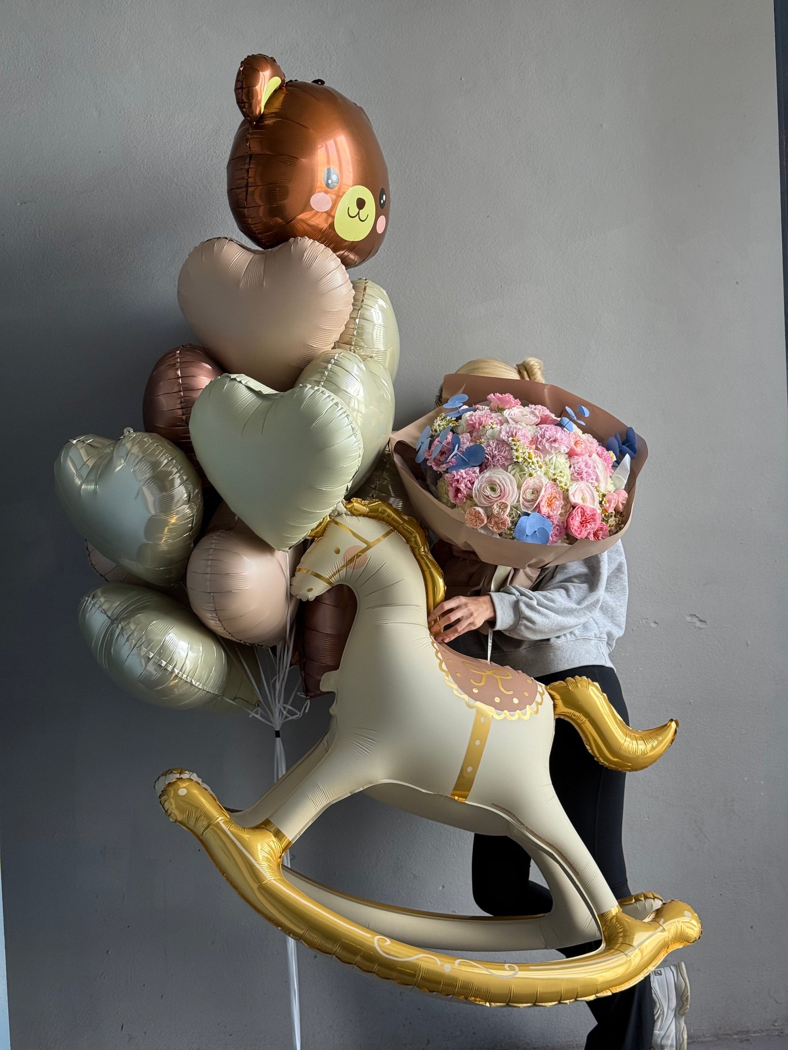 Set “Welcome New Baby” — bouquet and balloons