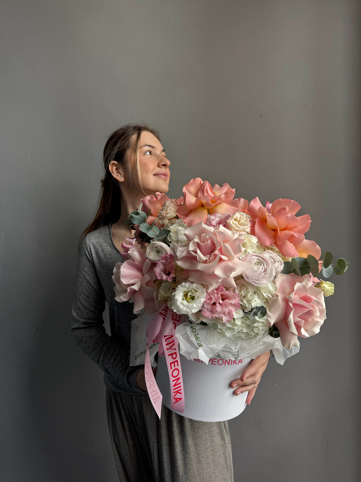 Flower box "Cloud of Petals" - Ranunculus, roses, hydrangeas