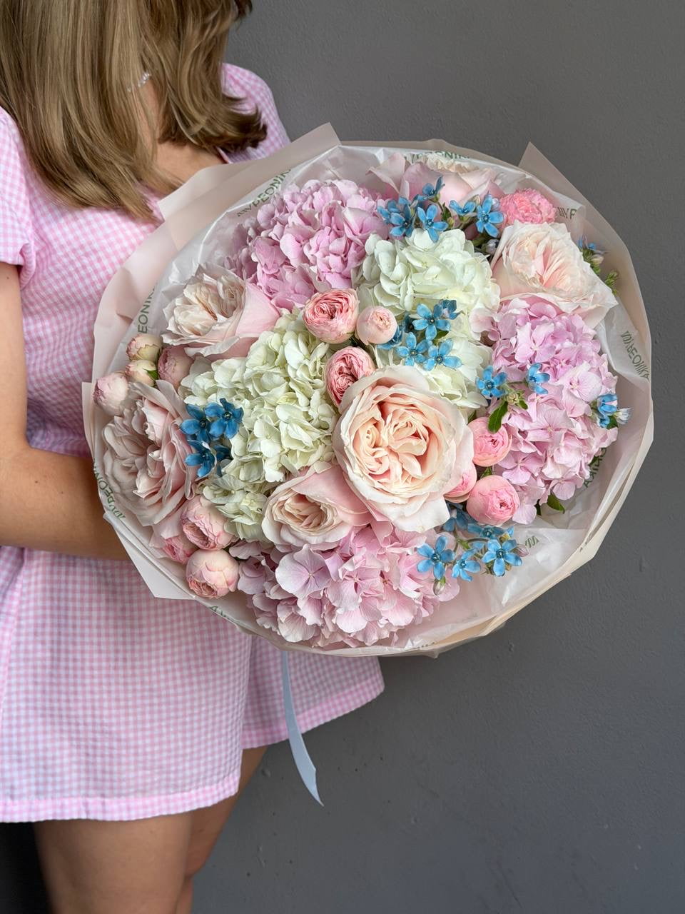 Bouquet “Everyone’s Type” — hydrangeas, roses, peonies