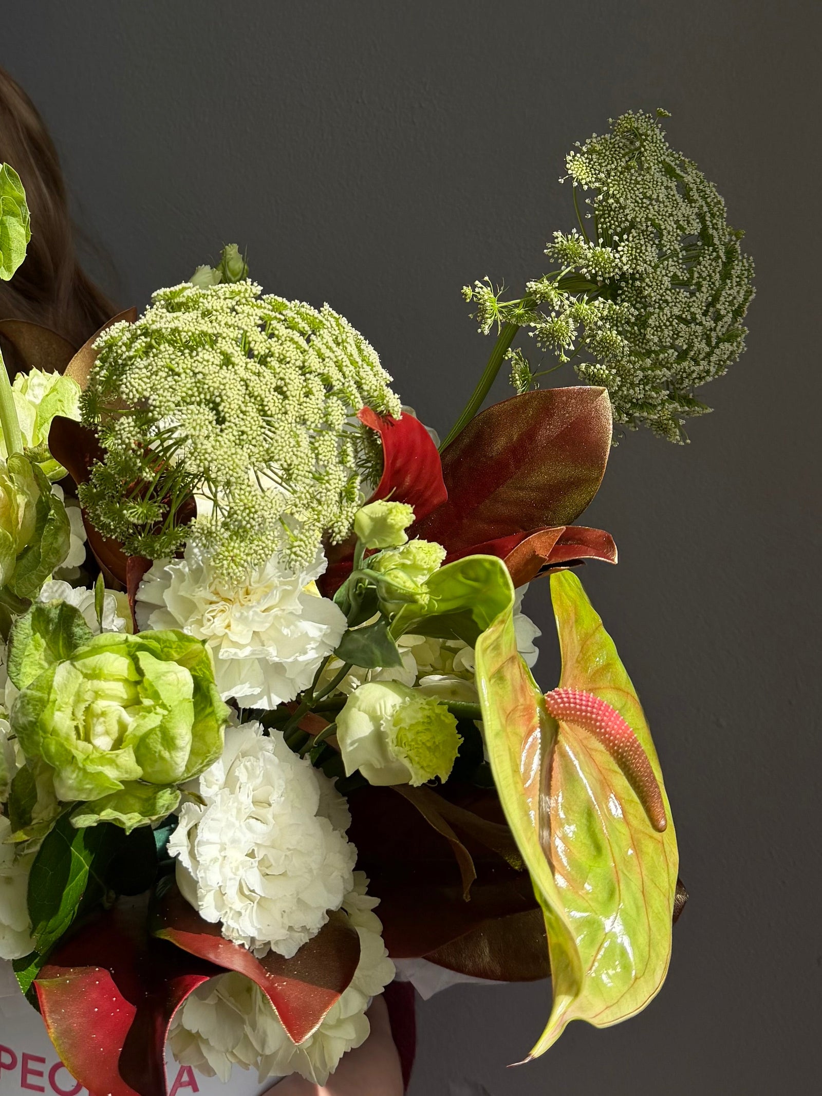 Flower Box “Urban Jungle Chic” — rose veggie, hydrangea, anthurium