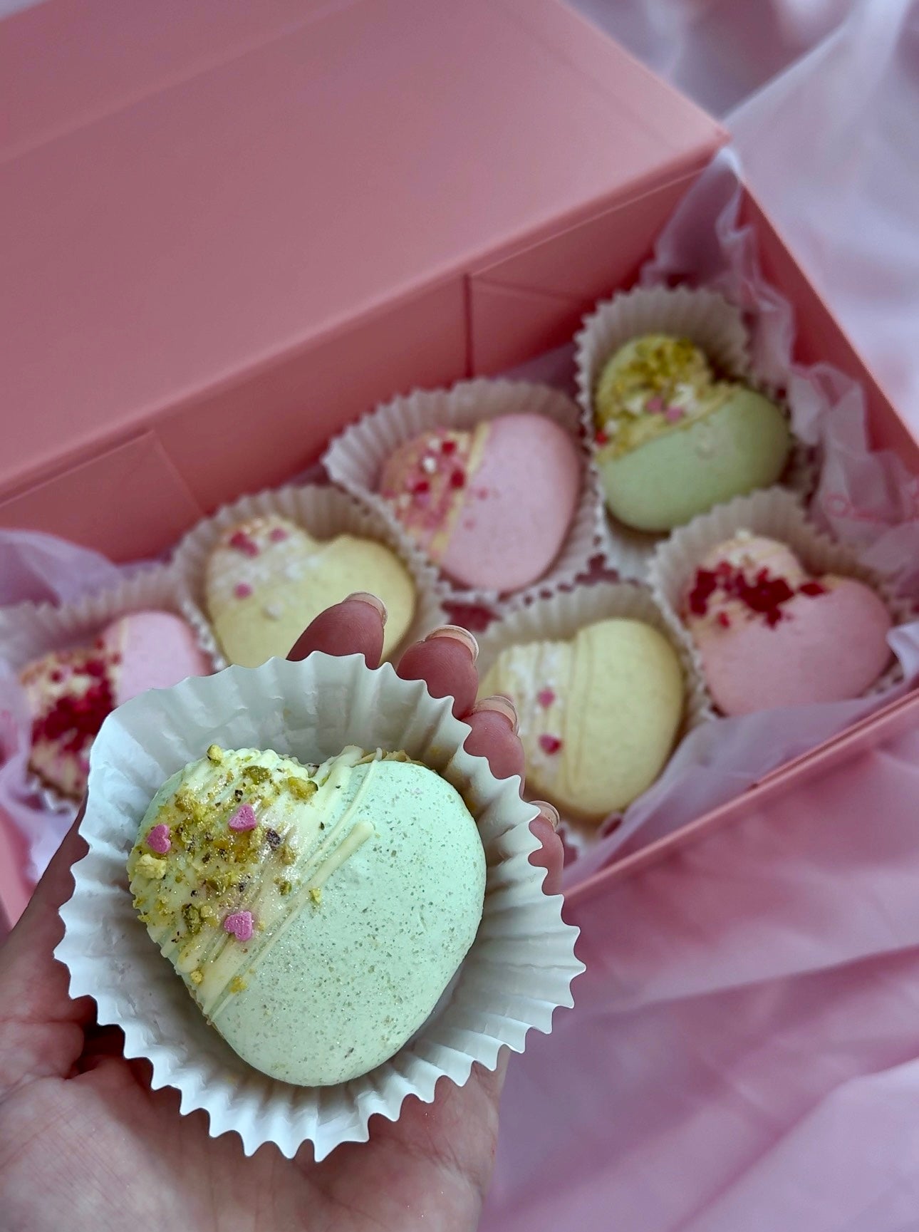 “Heart to Heart” — Macaroons Dessert Box
