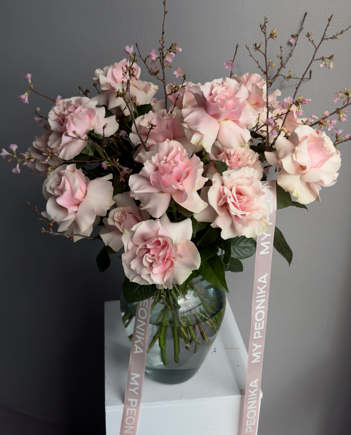 Bouquet in a vase “Lady Mary” - french roses