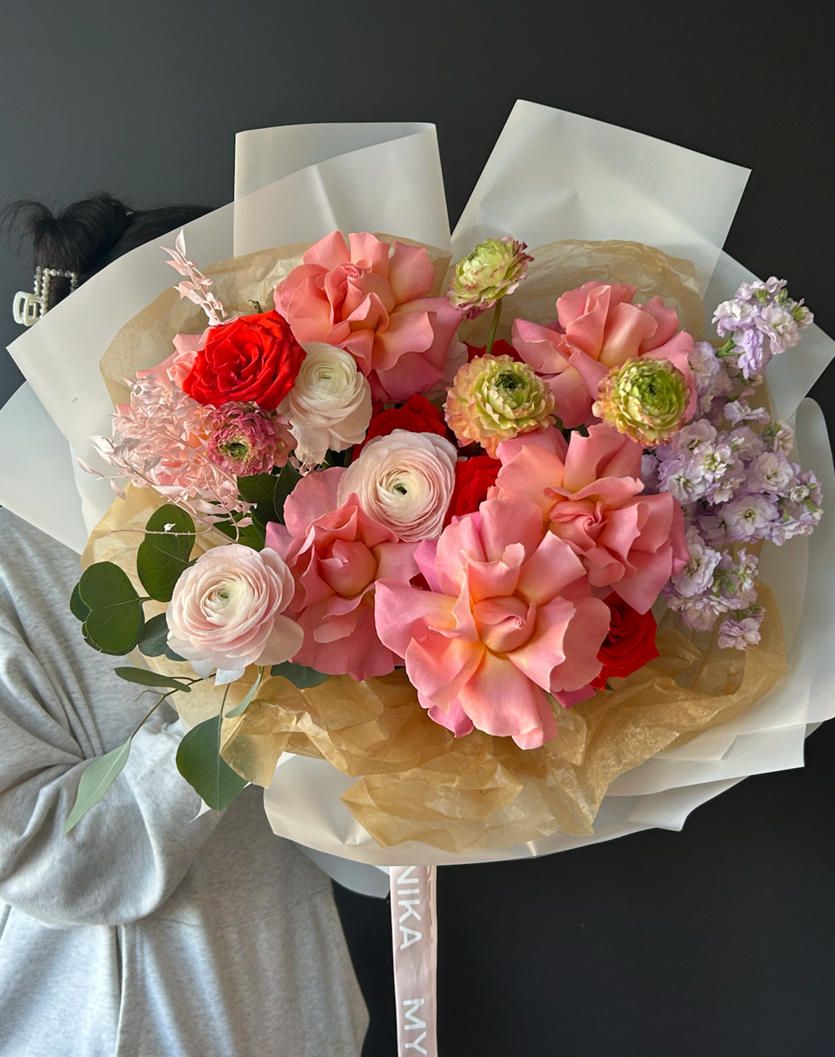 Bouquet &quot;French kiss&quot; - roses, ranunculuses