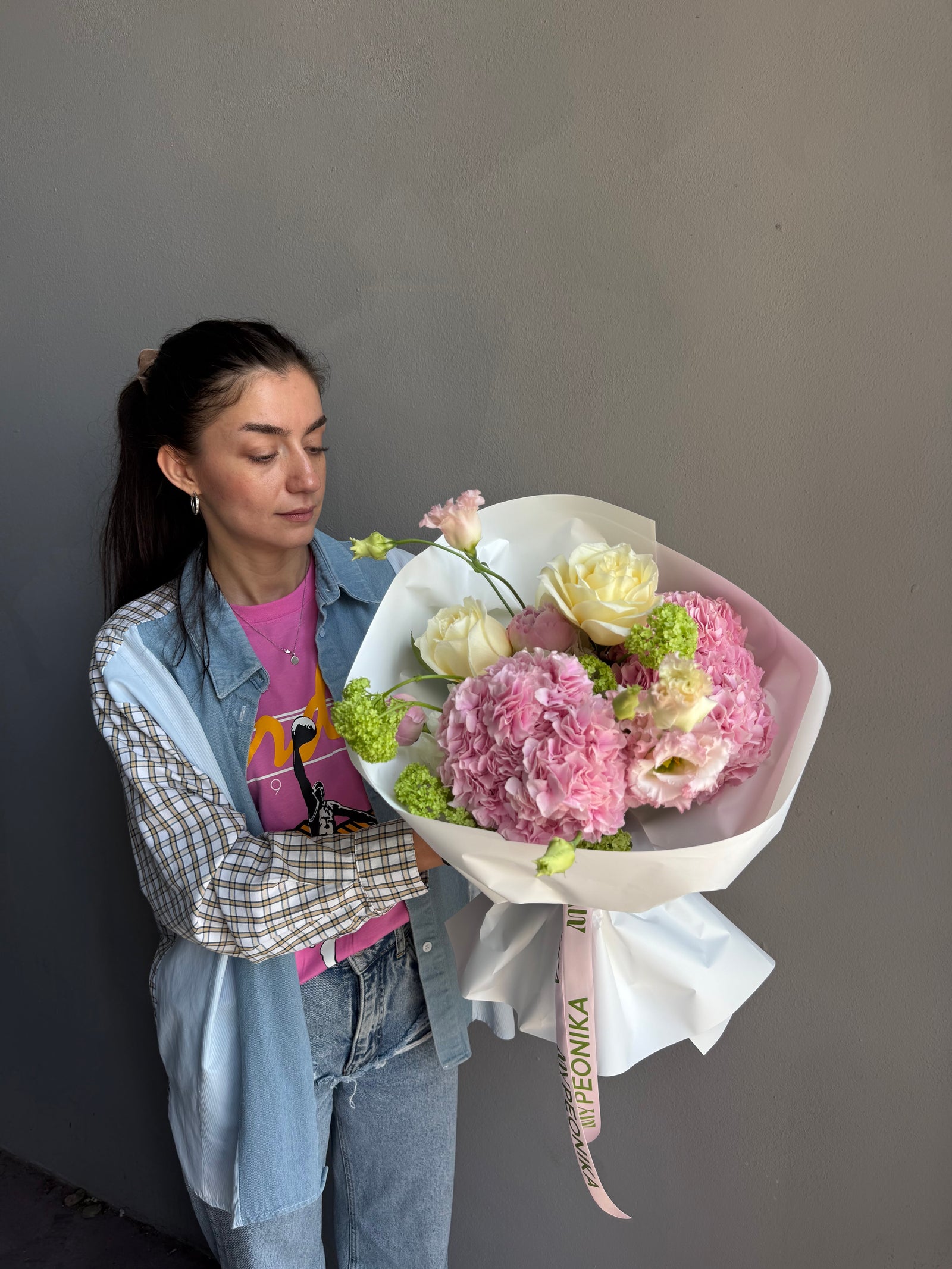 Bouquet “Always Yours” — roses, hydrangea, viburnum