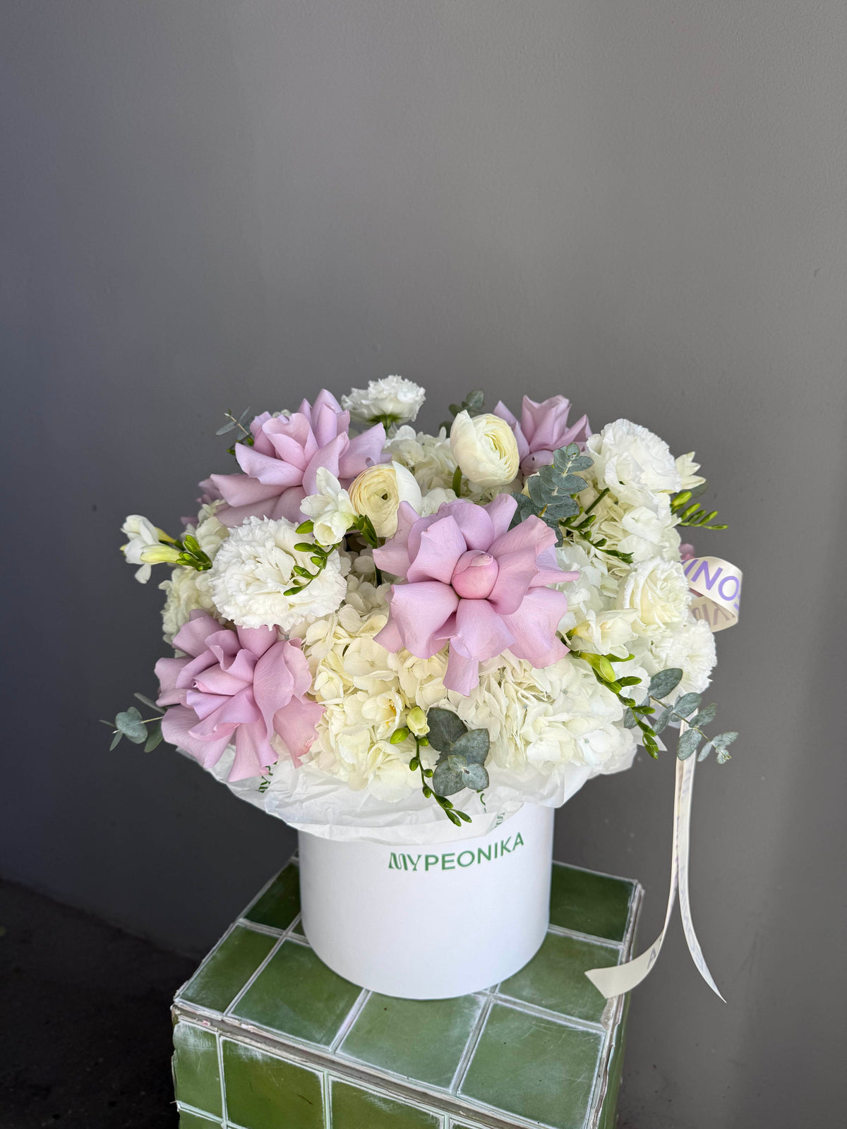 Flower Box “Lucid Dream” — hydrangea, eustoma, rose