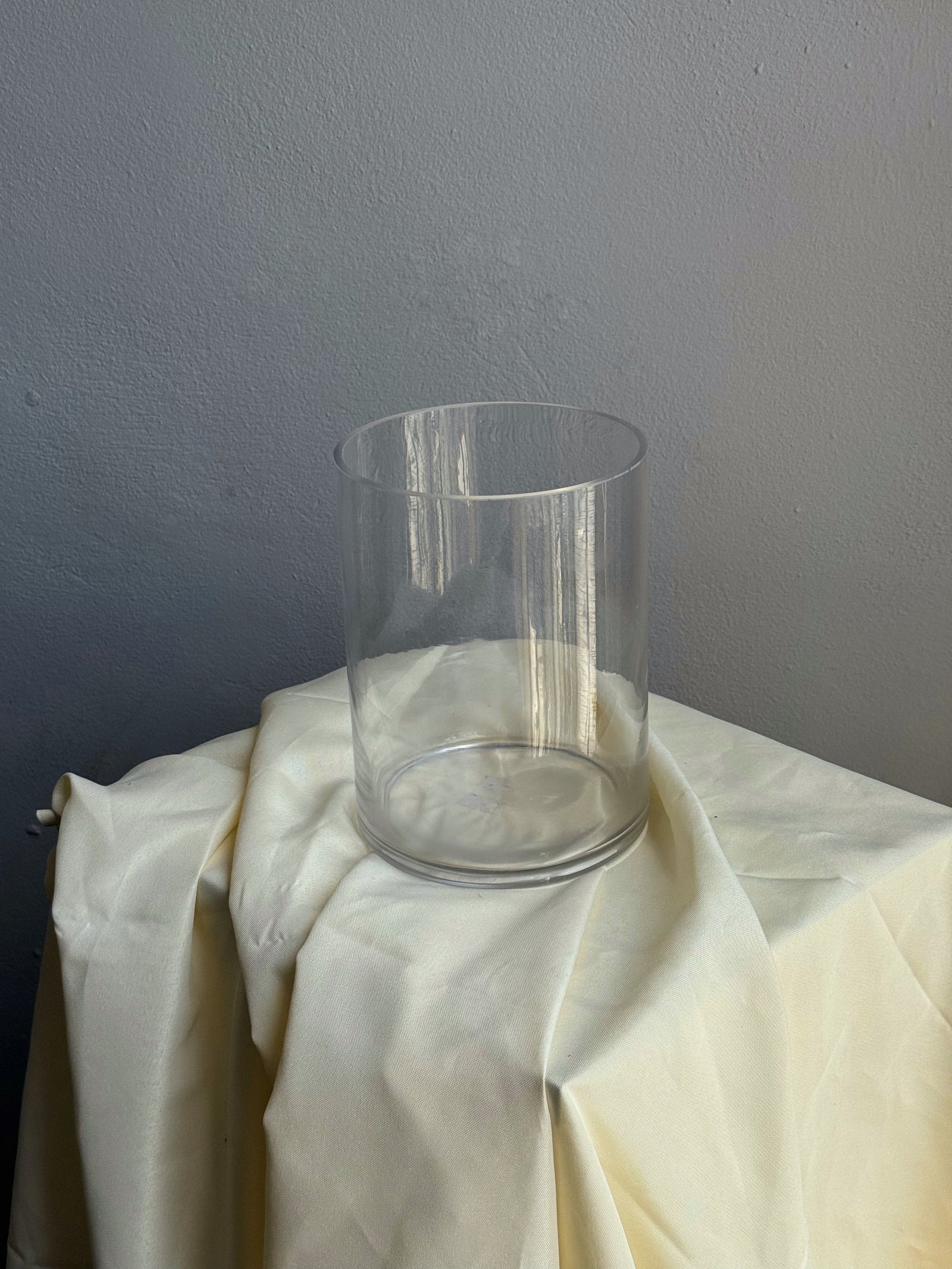 Minimalist Cylinder Vase – Small
