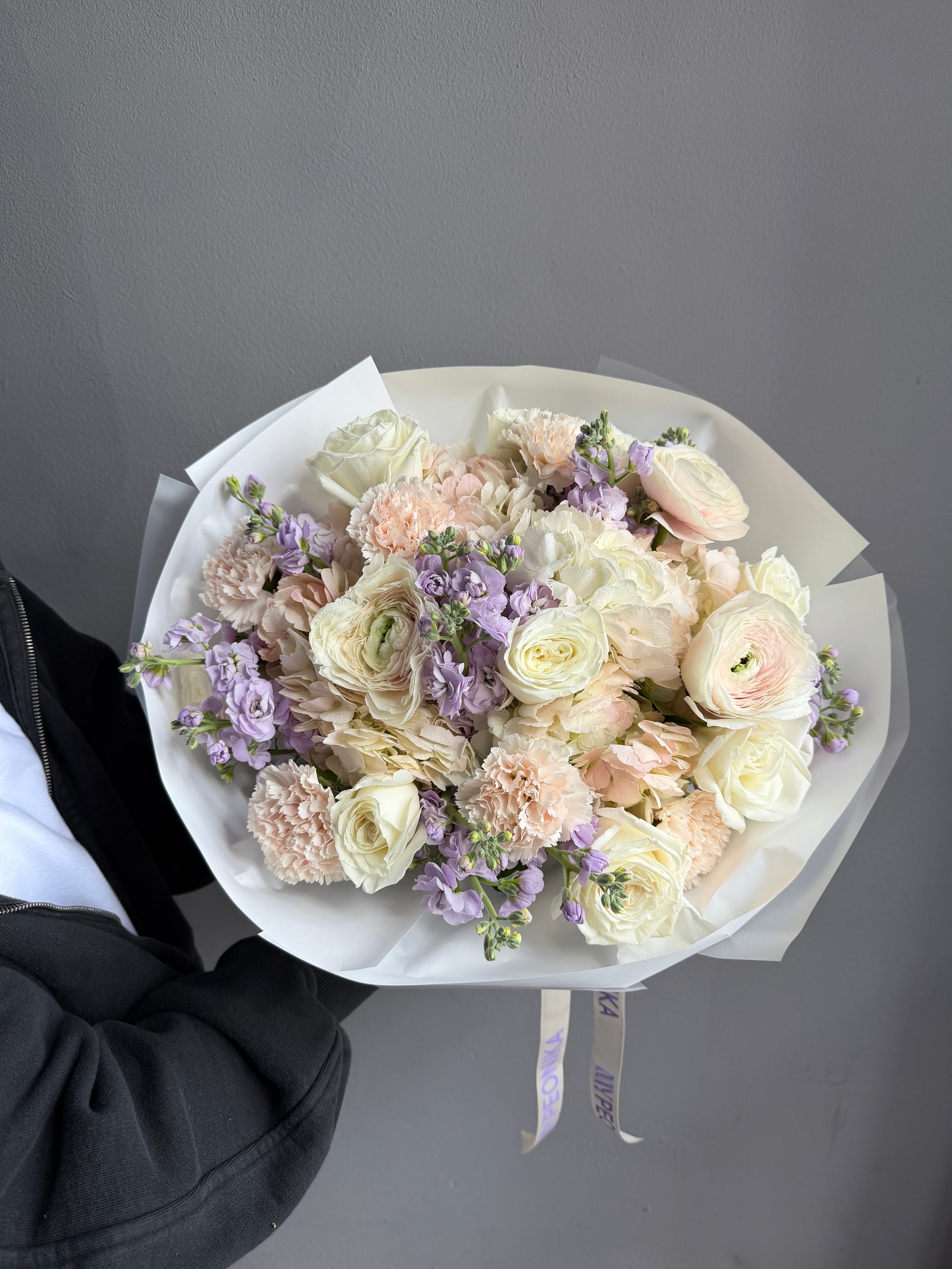 Bouquet "Cream Dream Team" - Ranunculuses, garden roses, stock