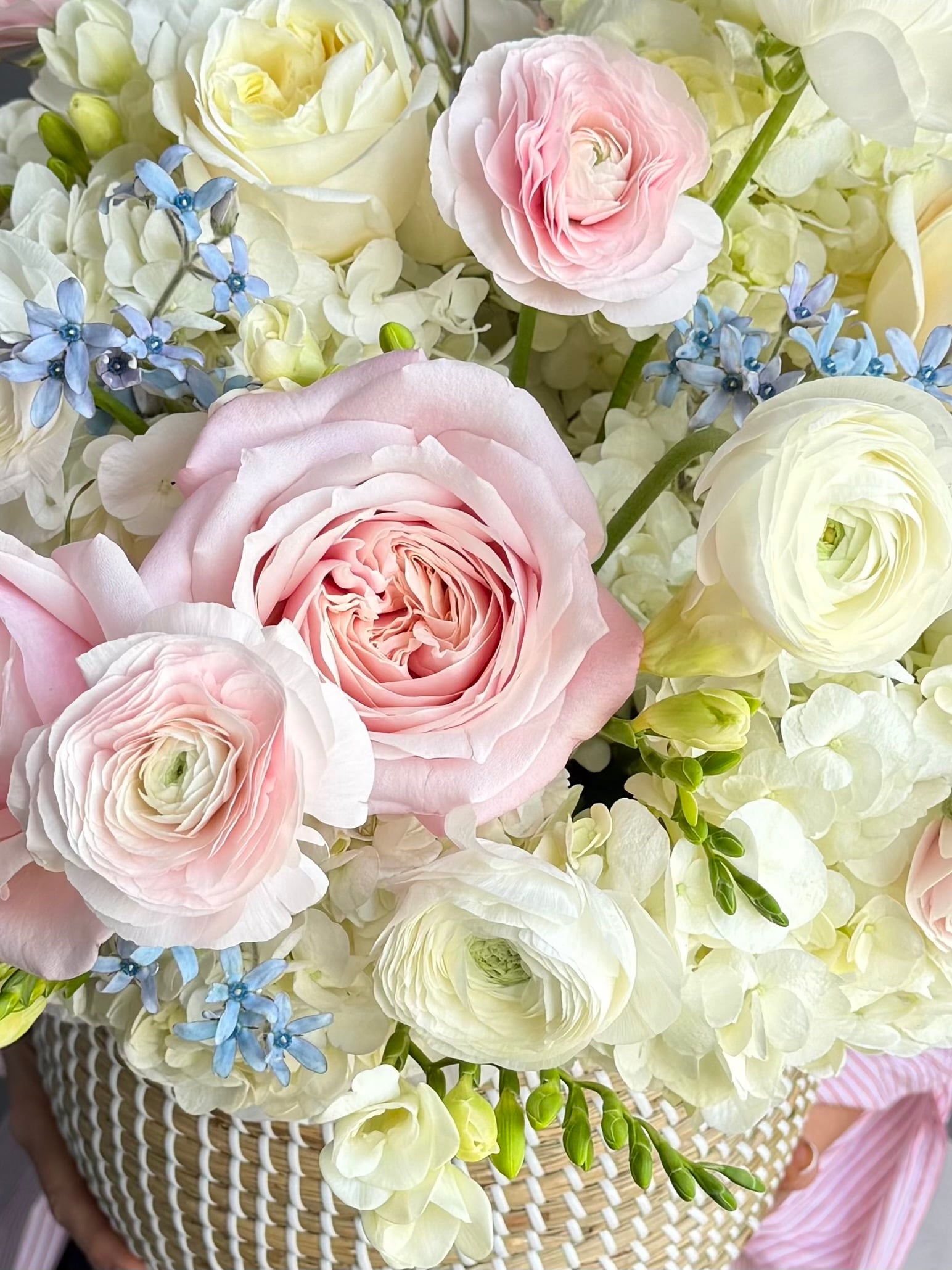 Flower Basket “Lucky Girl” — ranunculus, roses, hydrangeas