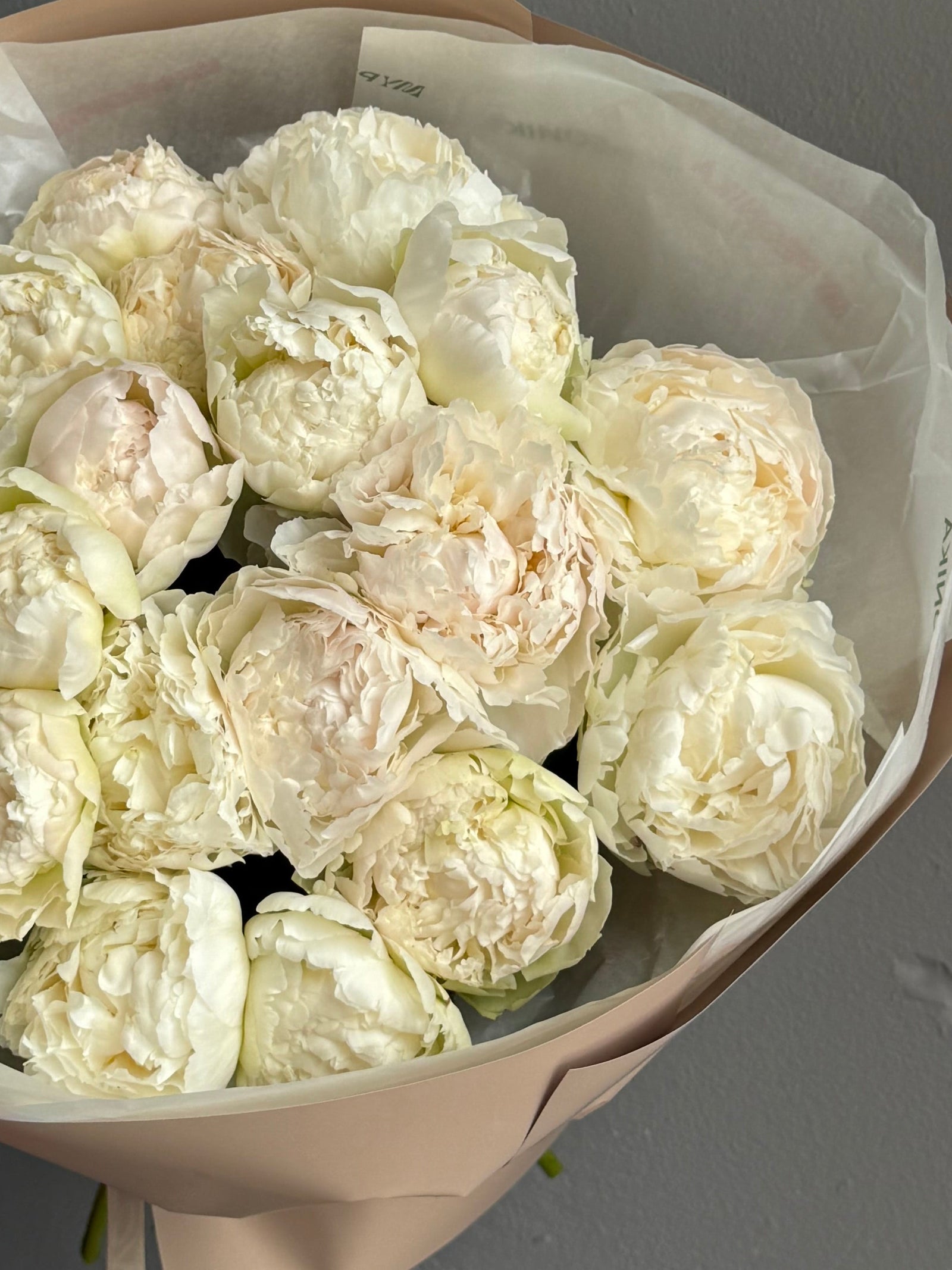 Bouquet of Peonies "Bowl of cream" - white peonies