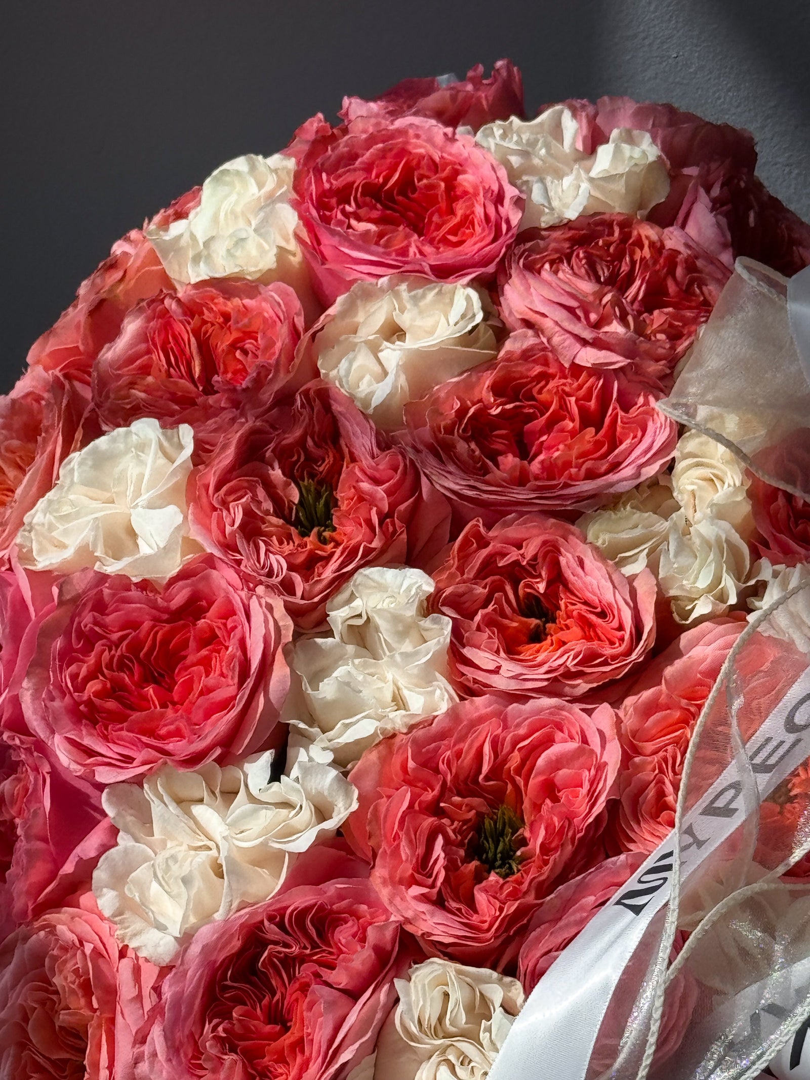 Heart-shaped flower box "Pink &amp; White" - garden roses
