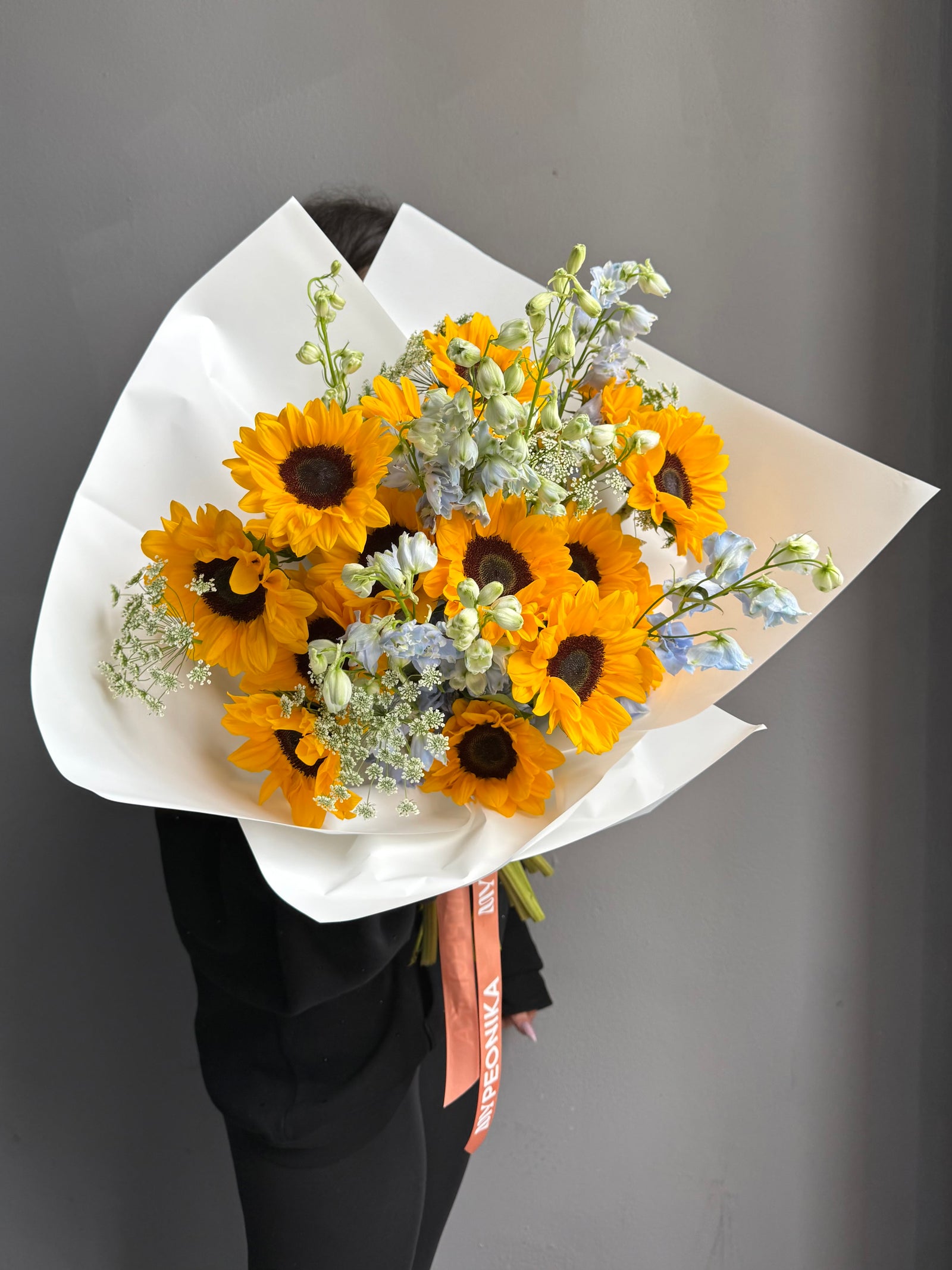 Bouquet “Hot Girl Summer” — sunflowers, delphinium