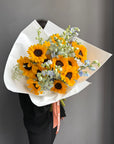 Bouquet “Hot Girl Summer” — sunflowers, delphinium
