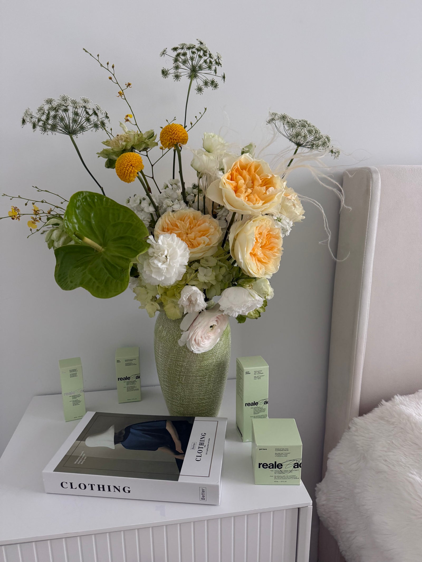Vase Arrangement “Soft Jungle” — roses, veggie roses, lisianthus, anthurium