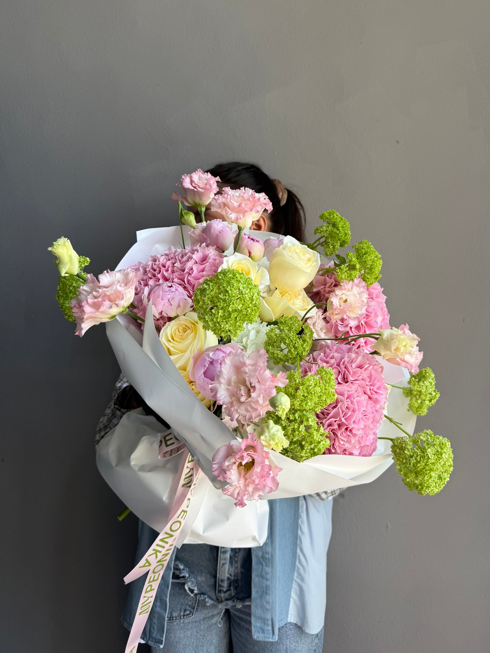 Bouquet “Always Yours” — roses, hydrangea, viburnum