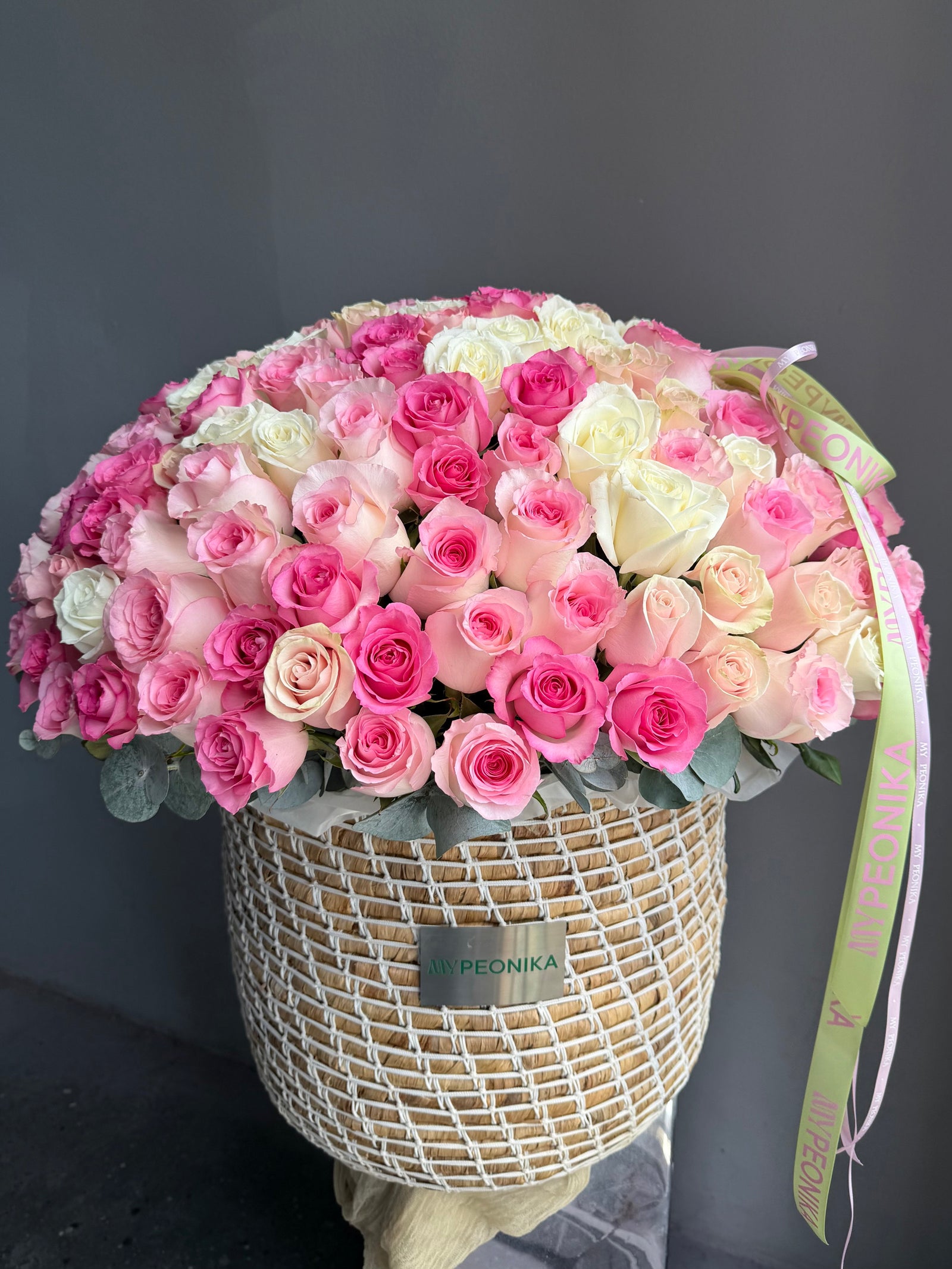 Flower Basket “Pink Pony Club” - 150 mixed roses