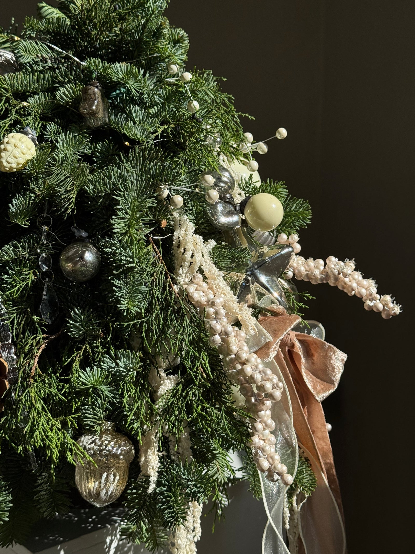 Christmas tree “Brûlée Cream”