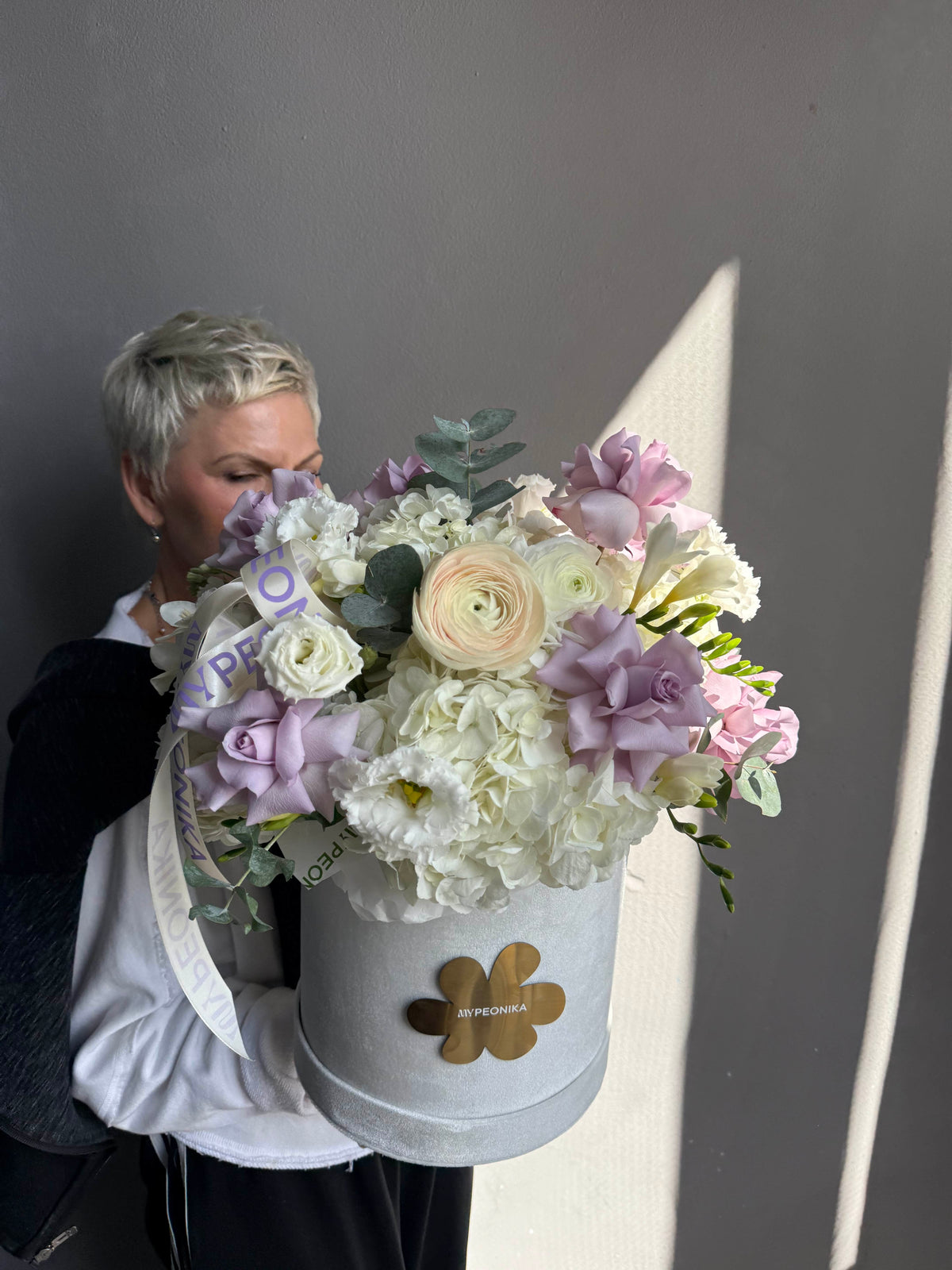 Flower Box “Lucid Dream” — hydrangea, eustoma, rose