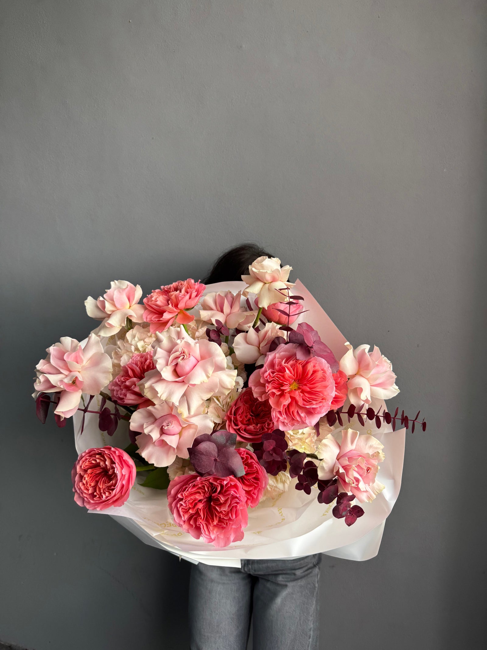 Bouquet “Slow Fire” — expression roses, roses, eucalyptus