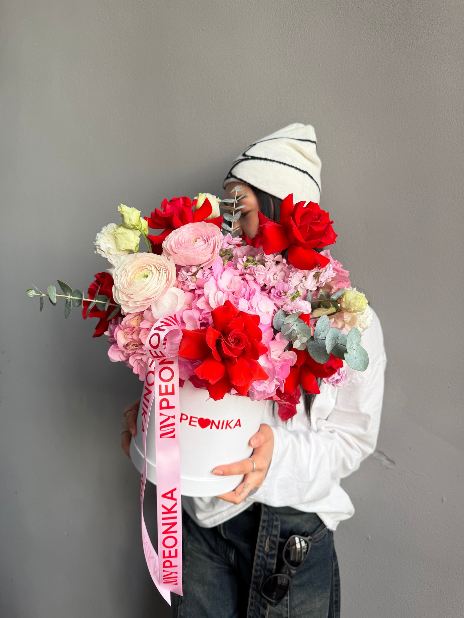 Flower Box “Tender Red” — ranunculuses, hydrangeas, roses