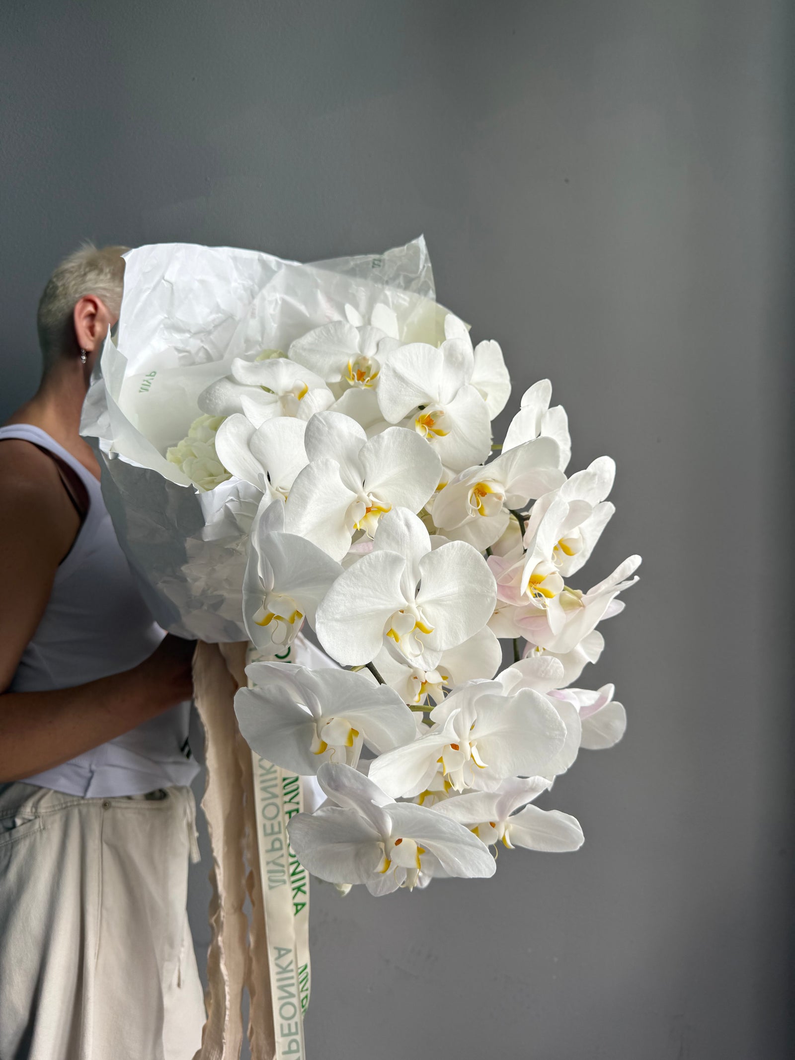Bouquet “Quiet Luxury” — orchids