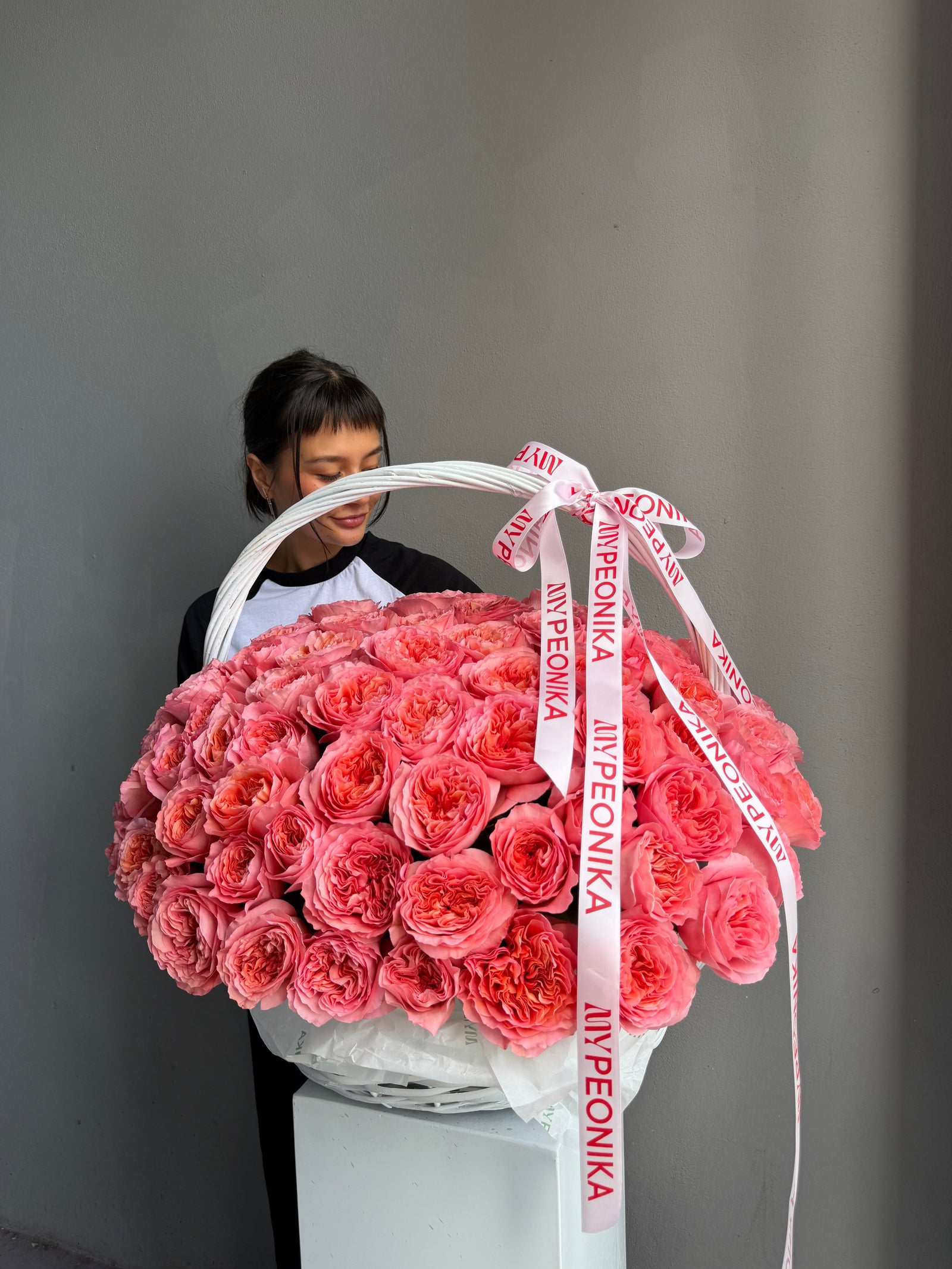 Flower Basket “Pink Happens” — Pink Expression roses