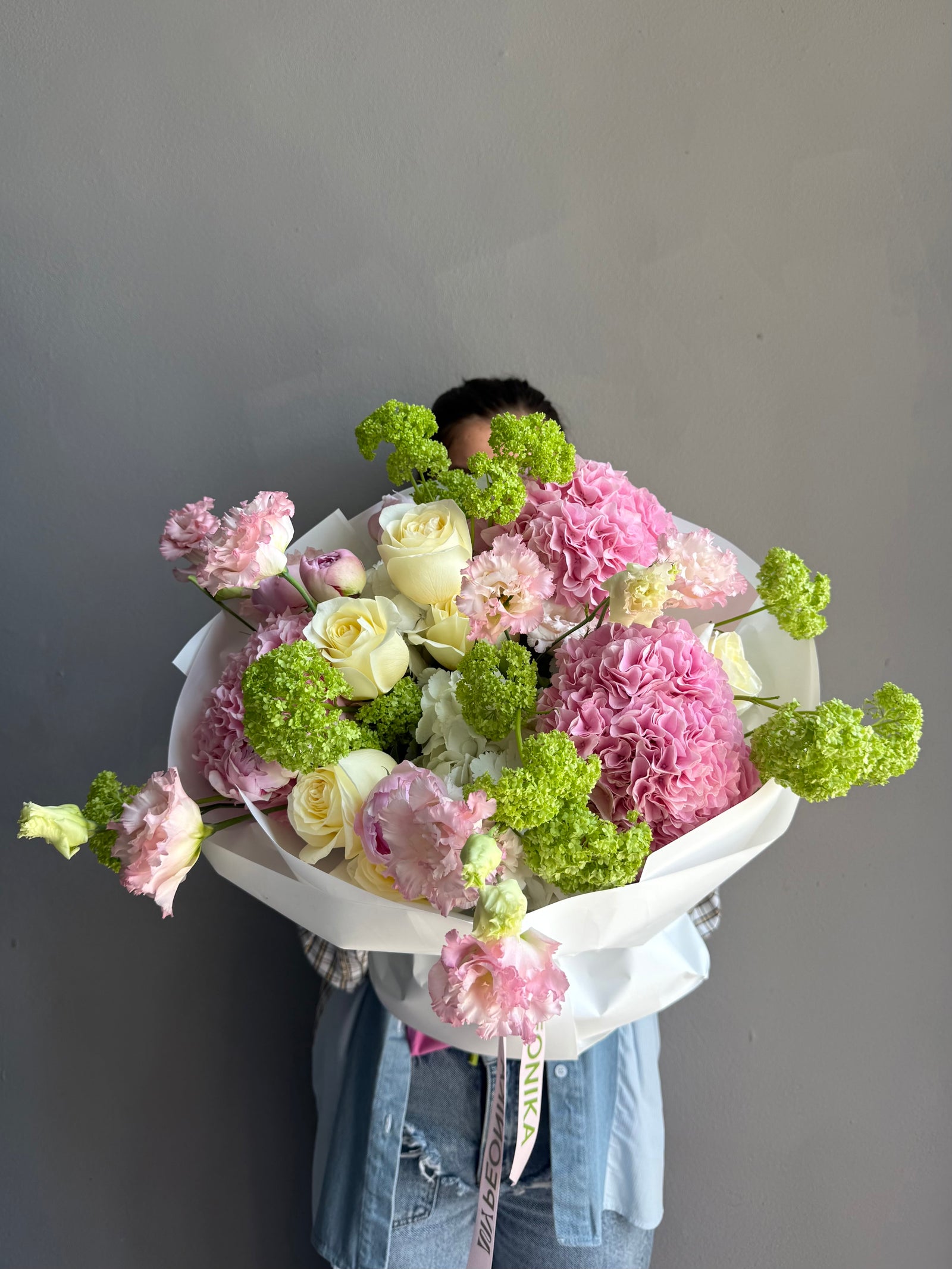Bouquet “Always Yours” — roses, hydrangea, viburnum