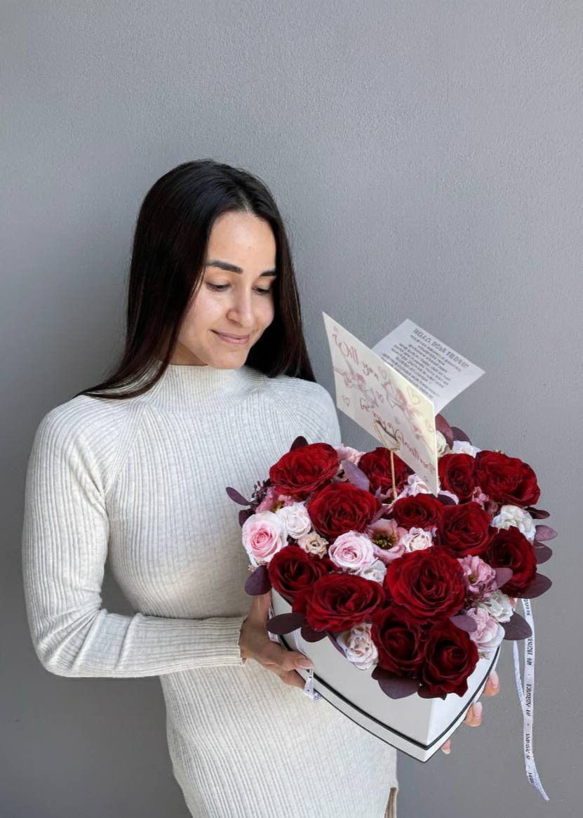 Flower Box “Just for Her” — assorted roses