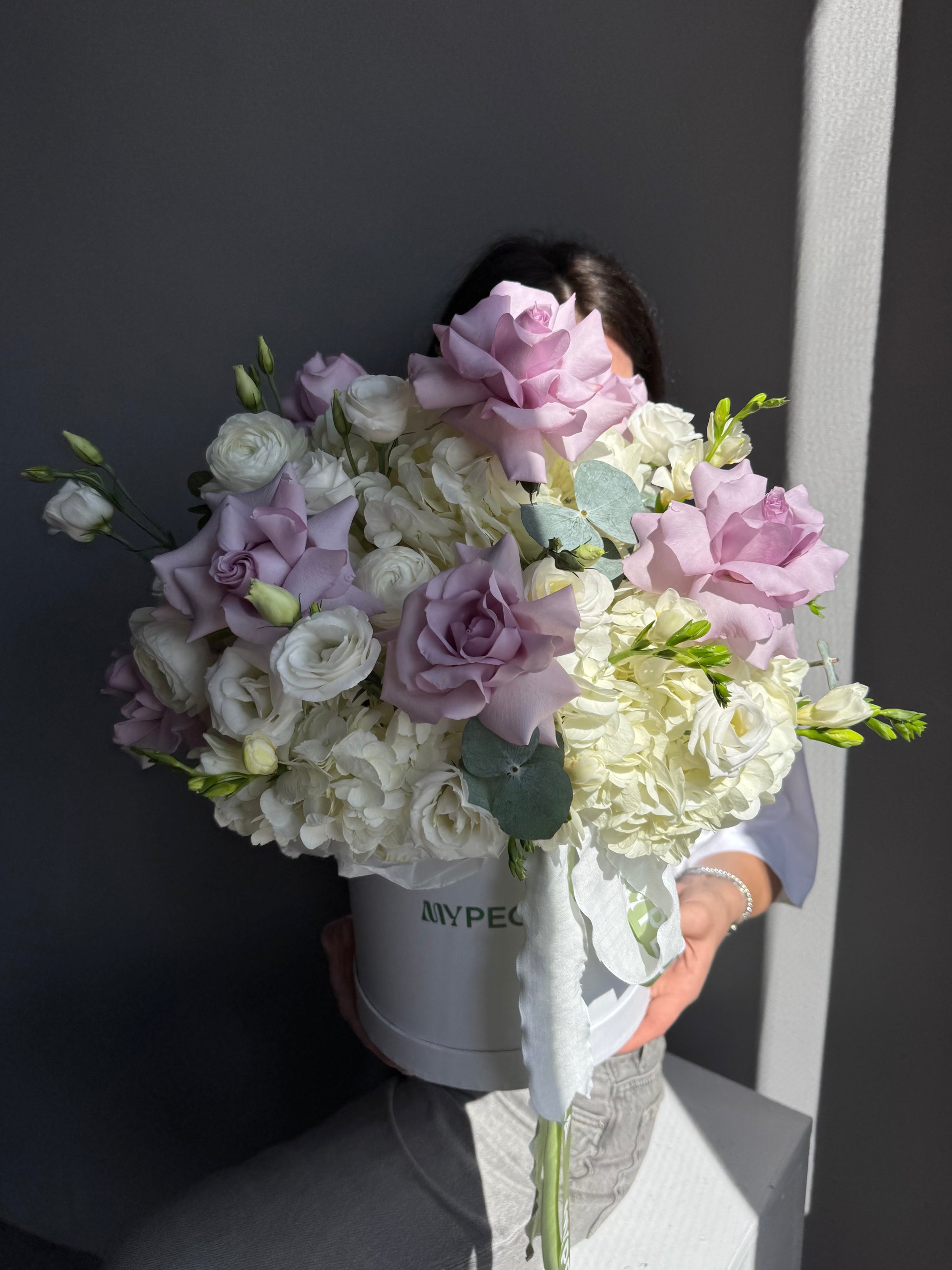 Flower Box “Lucid Dream” — hydrangea, eustoma, rose