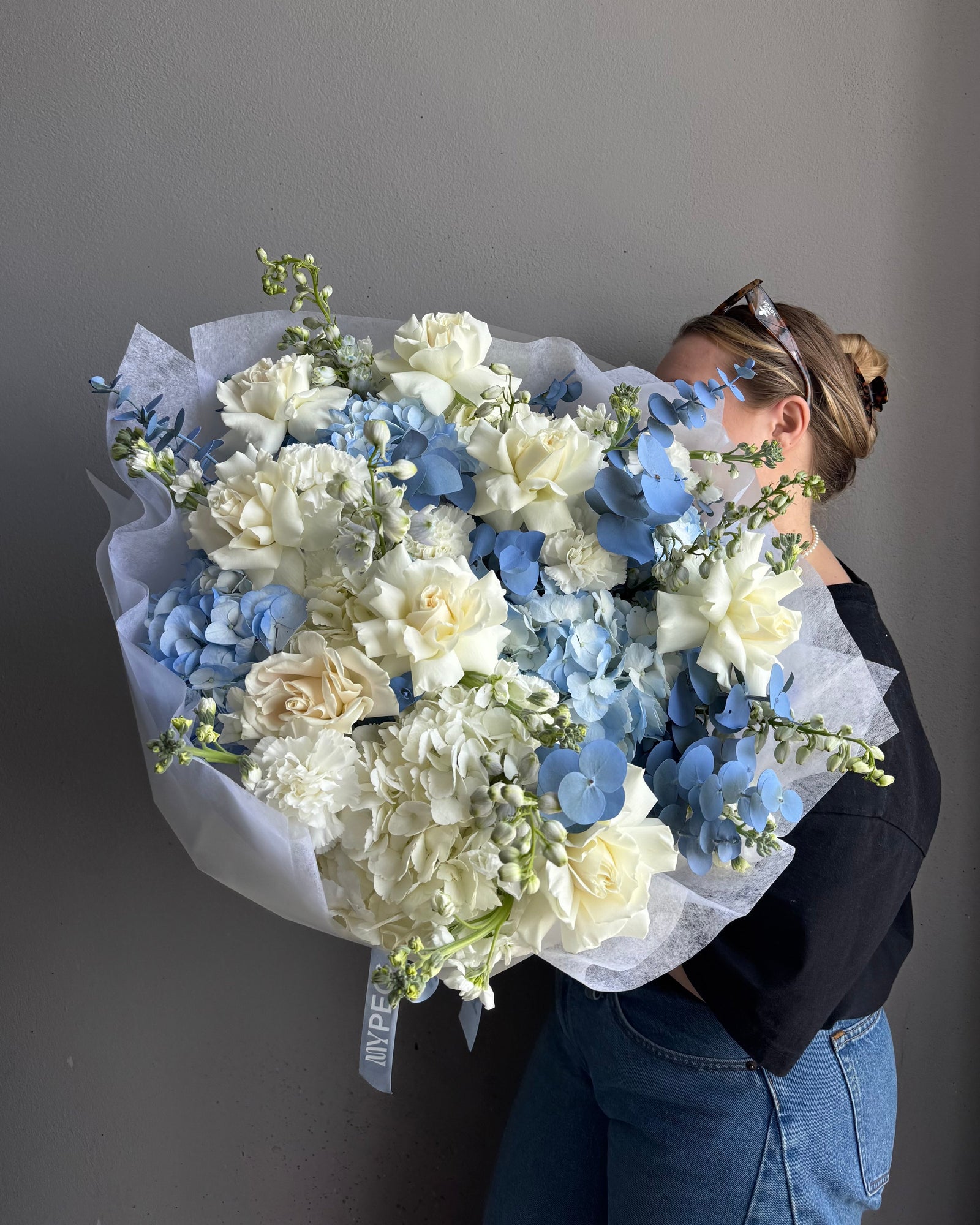 Bouquet “Below Zero” – hydrangeas, roses, delphiniums, carnation