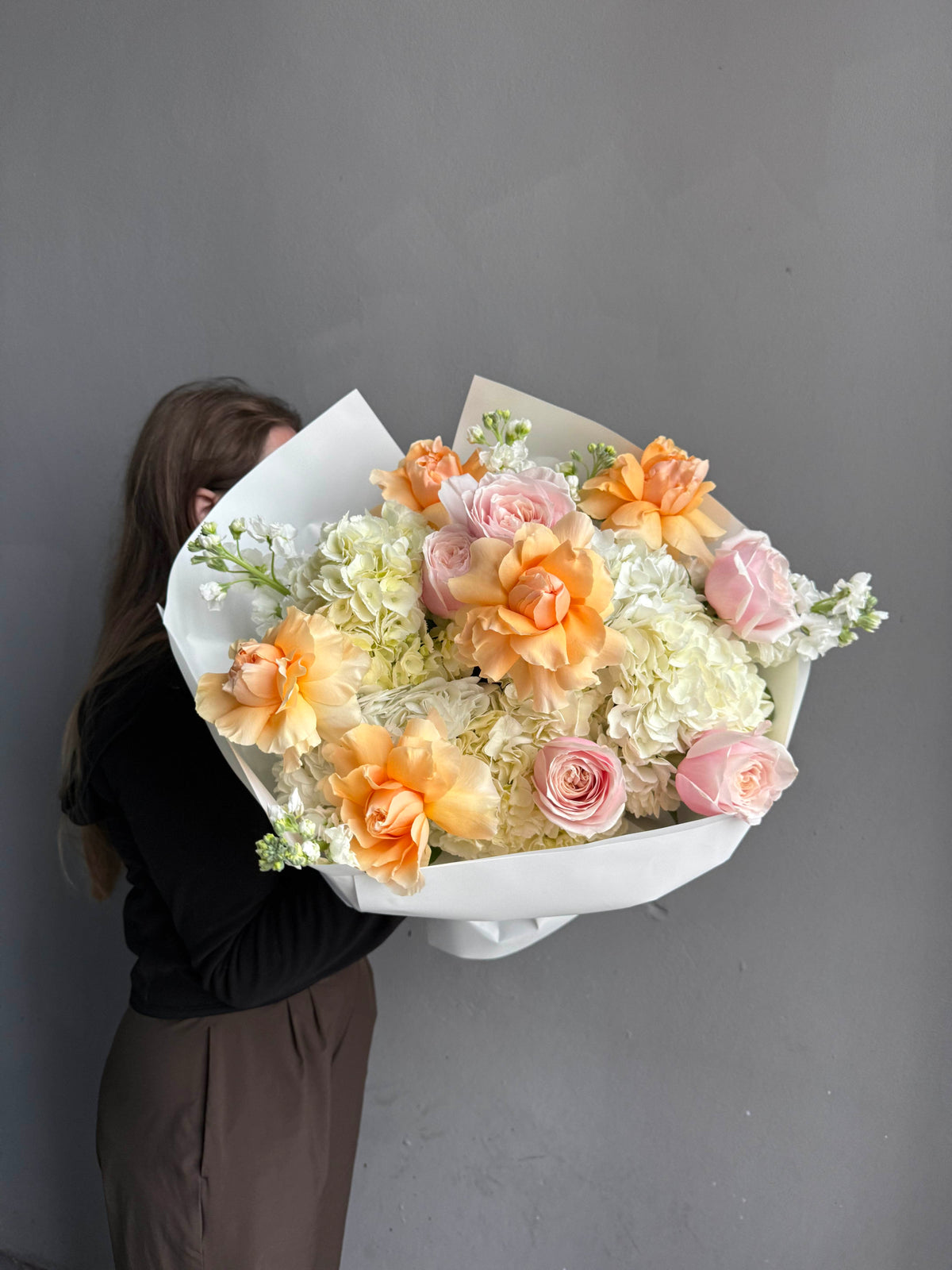 Bouquet of the Week “September Kiss” — hydrangea, roses, stock flowers