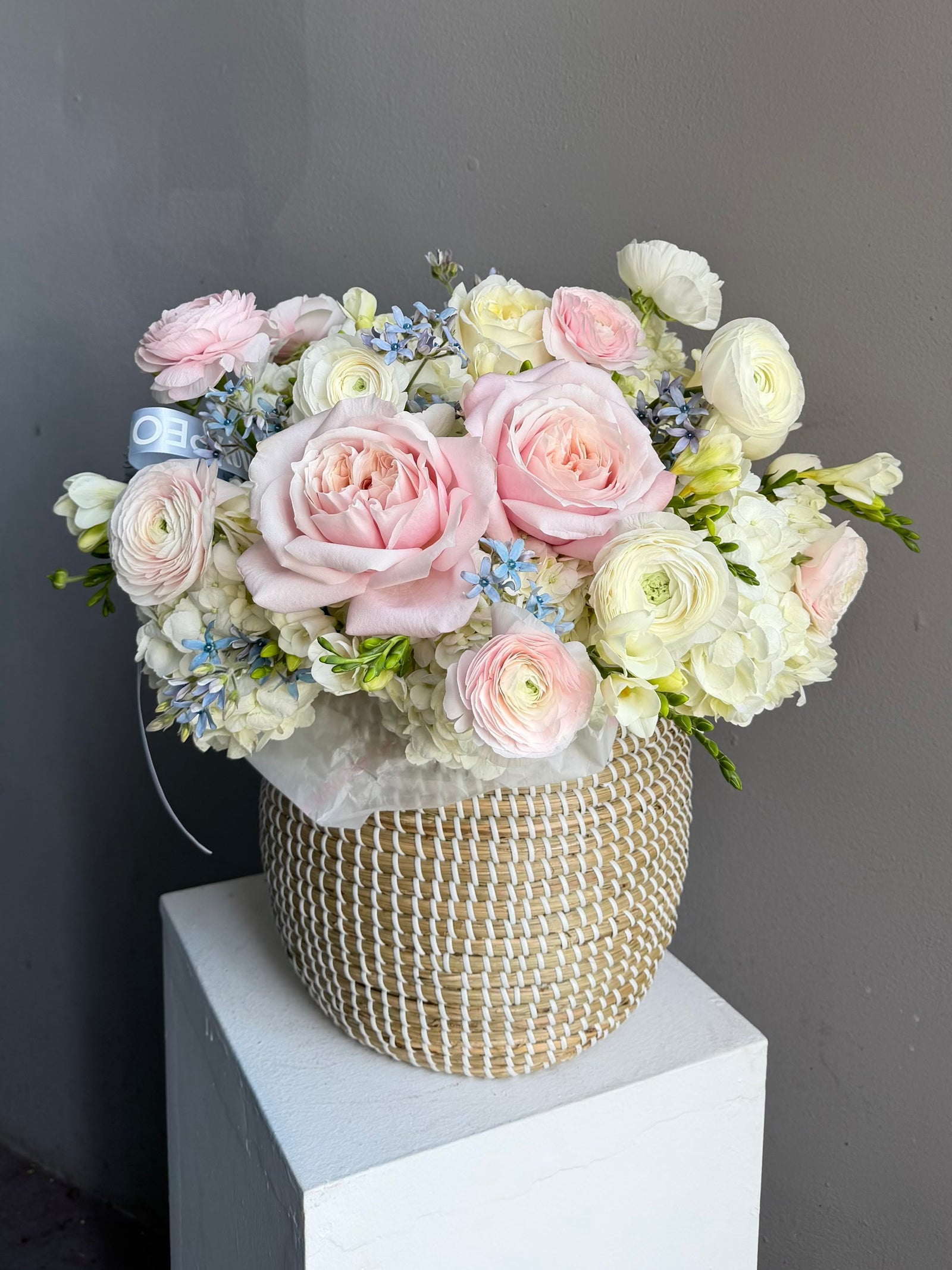 Flower Basket “Lucky Girl” — ranunculus, roses, hydrangeas
