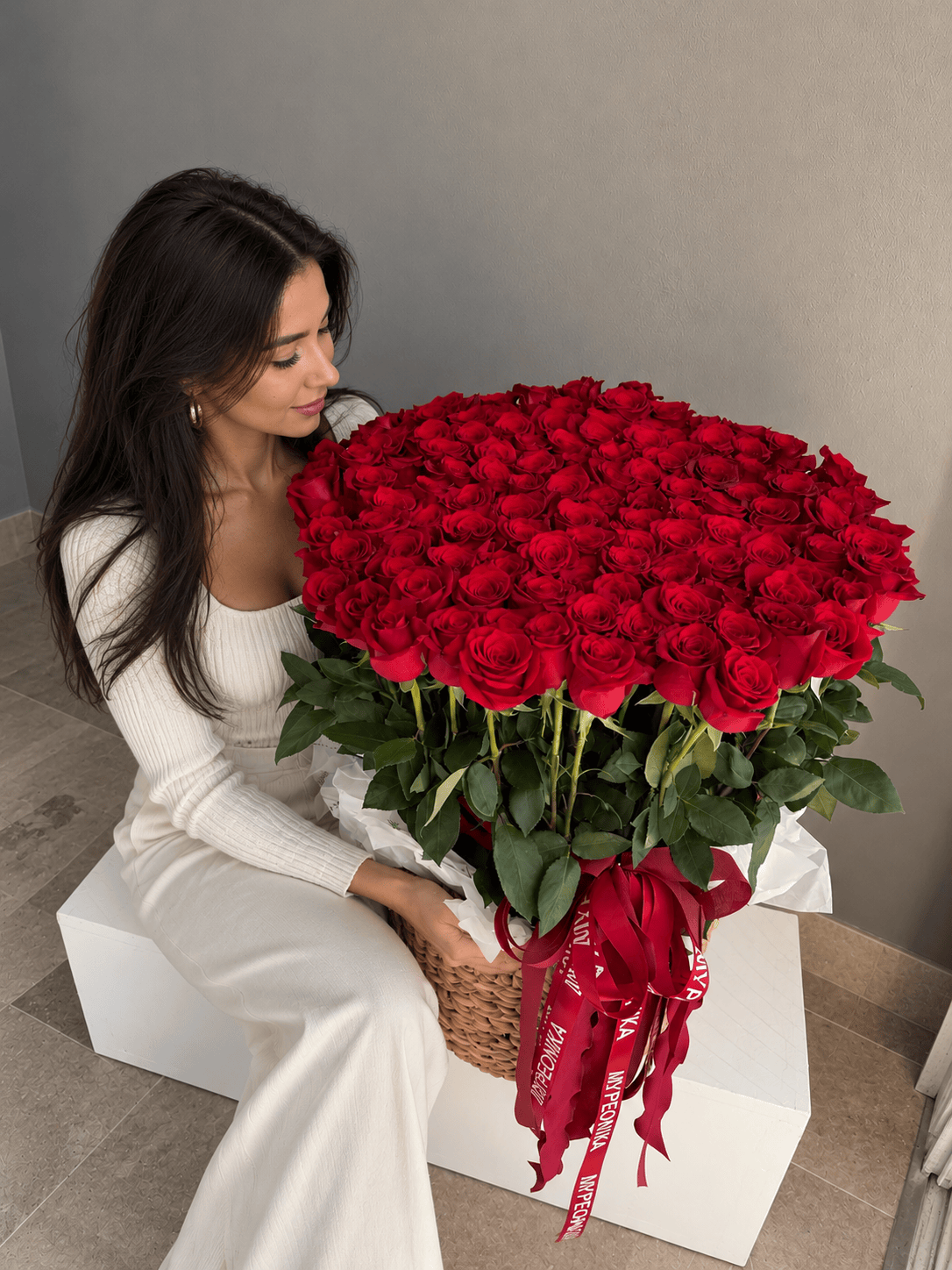 Long Red Rose Basket