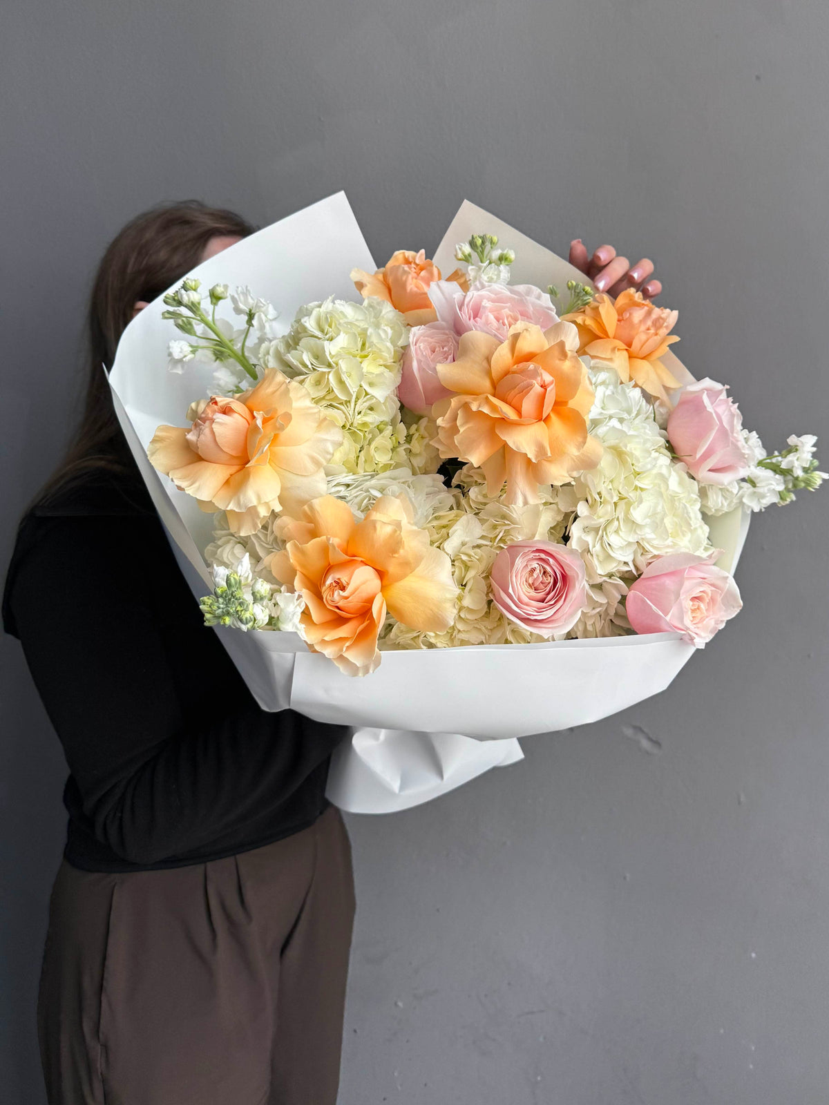 Bouquet of the Week “September Kiss” — hydrangea, roses, stock flowers