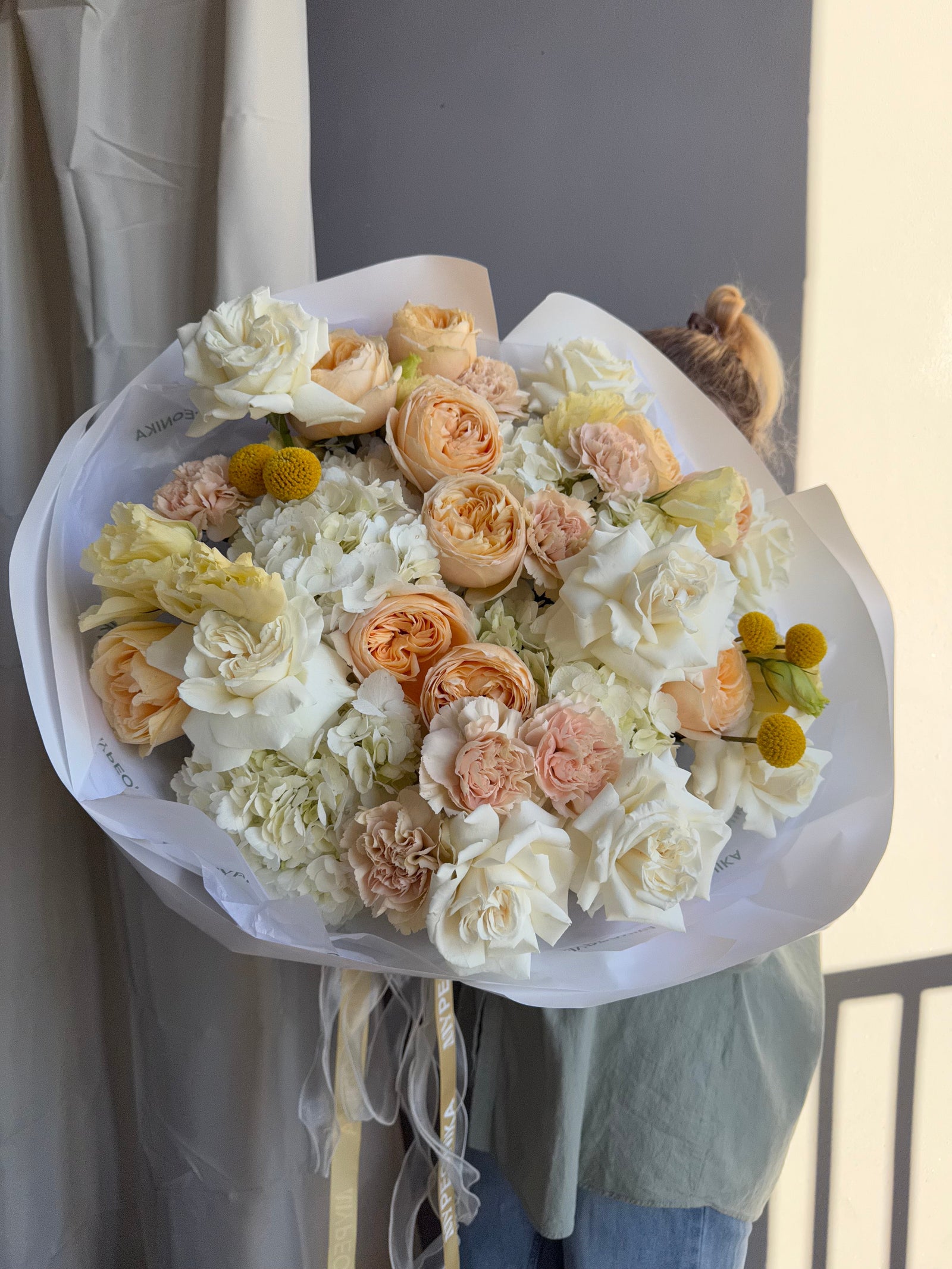Bouquet "Lemon sorbet" - garden roses, lisianthus, hydrangeas