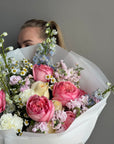 Bouquet ‘Summer in Bloom’ - chamomiles, roses, delphiniums